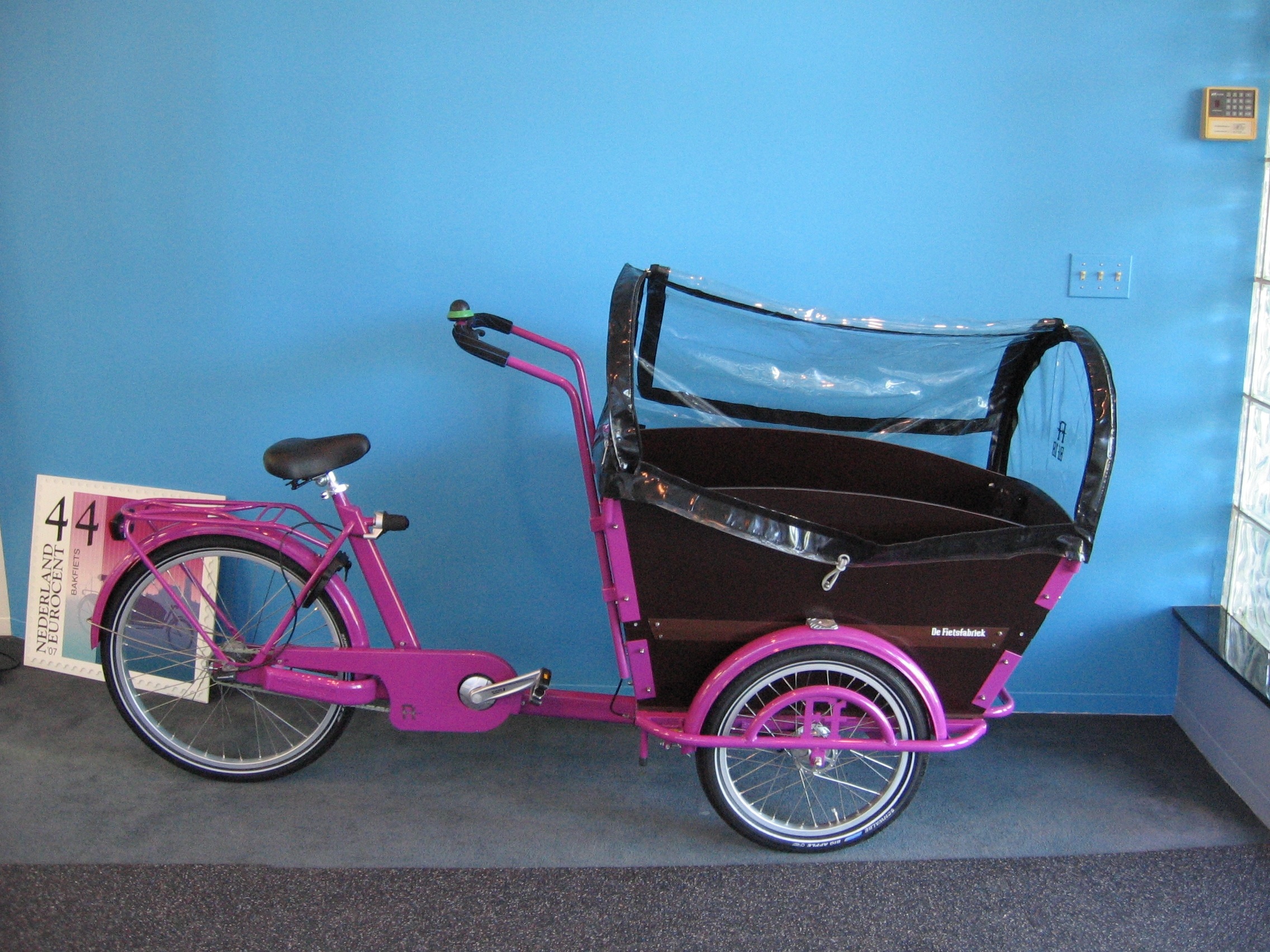 De Fietsfabriek 4 seat cargo bike Chicago Stolen Bike Registry